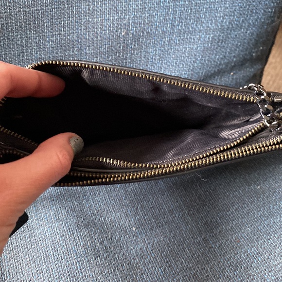 Faux snakeskin coach crossbody clutch - Picture 4 of 4